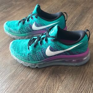 Nike Flyknit Max